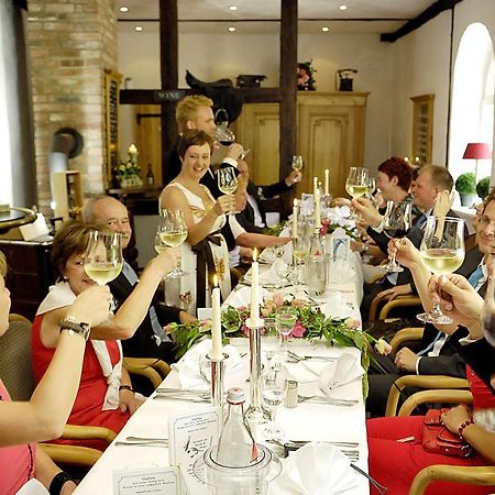 Klosterschänke Hude Hotel Ferienwohnungen Restaurant Café Esterno foto