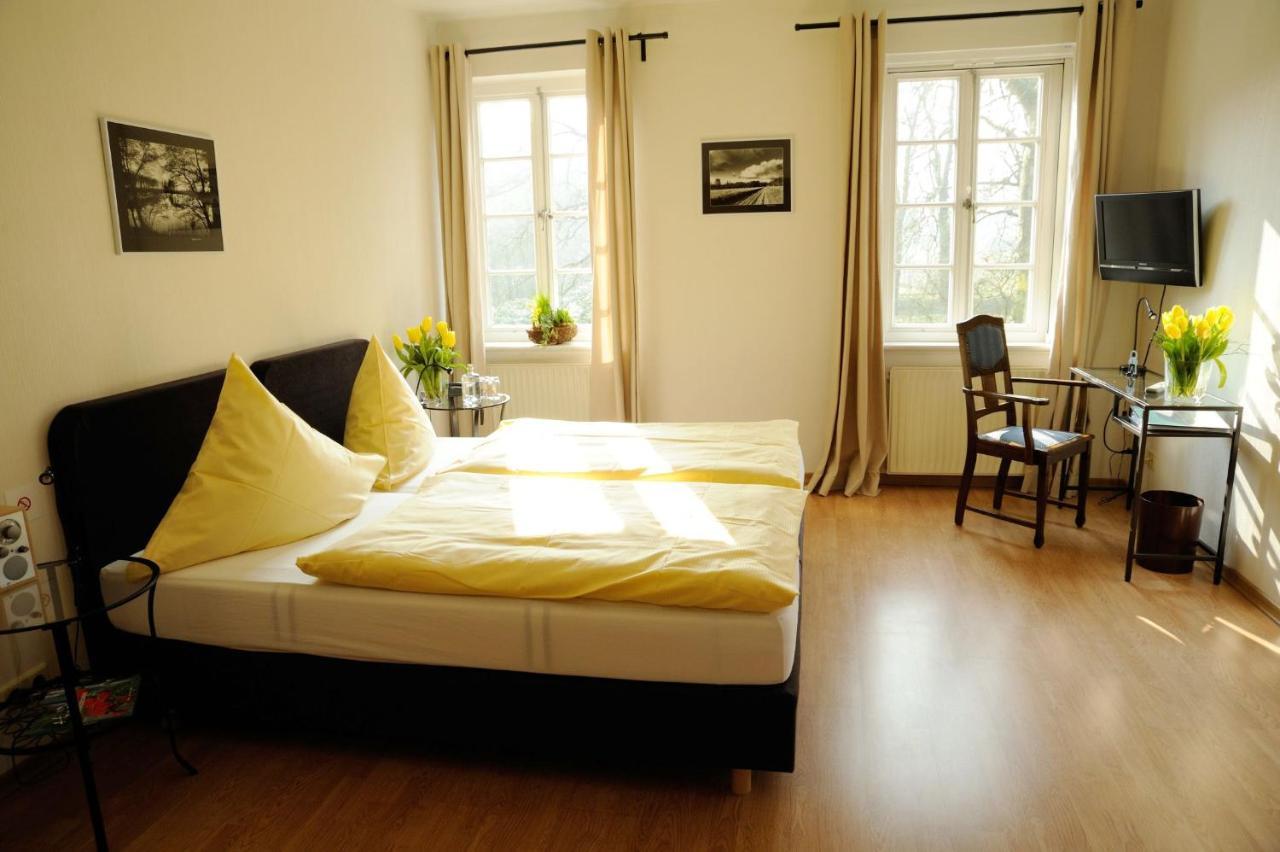 Klosterschänke Hude Hotel Ferienwohnungen Restaurant Café Esterno foto