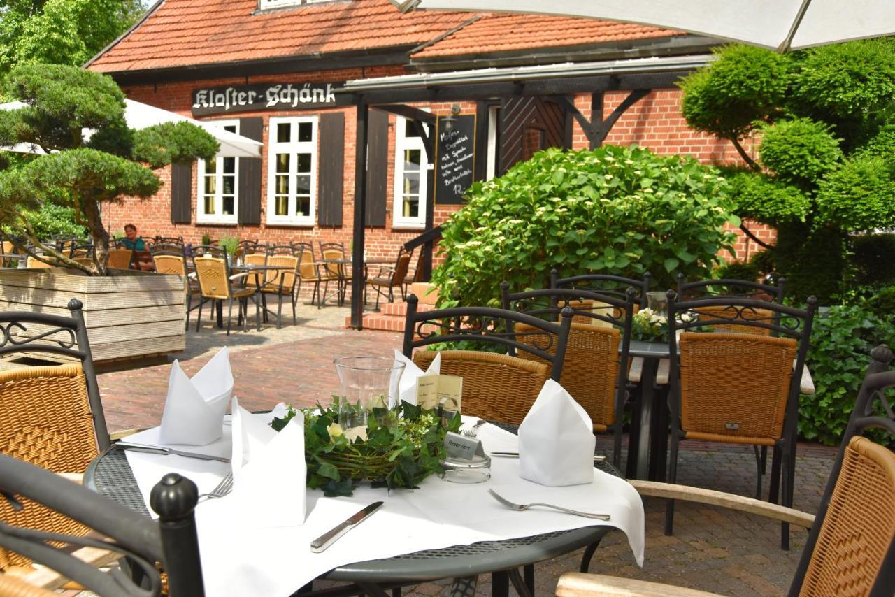 Klosterschänke Hude Hotel Ferienwohnungen Restaurant Café Esterno foto