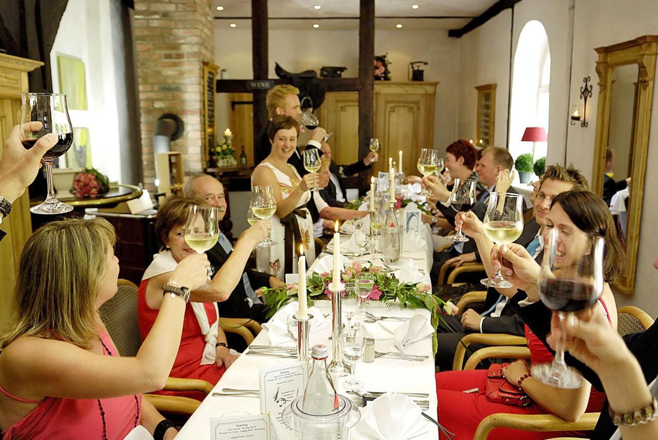 Klosterschänke Hude Hotel Ferienwohnungen Restaurant Café Esterno foto