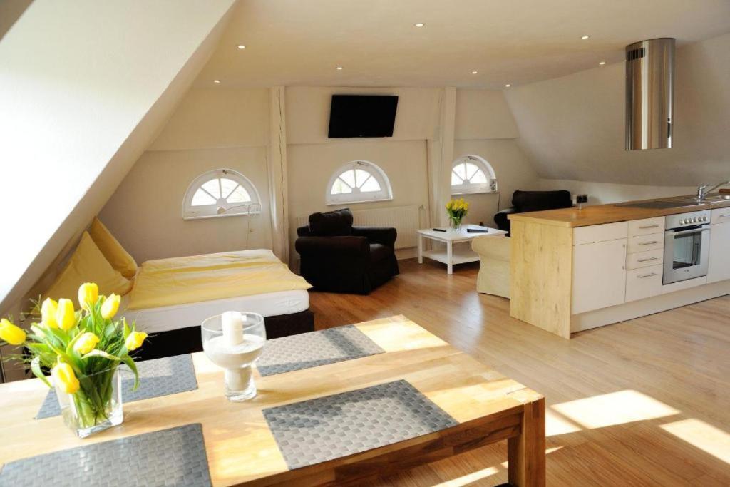Klosterschänke Hude Hotel Ferienwohnungen Restaurant Café Esterno foto